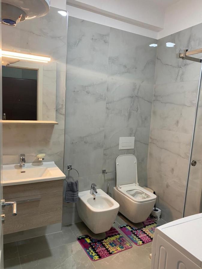 Beach Front Apartment Vlore Ngoại thất bức ảnh