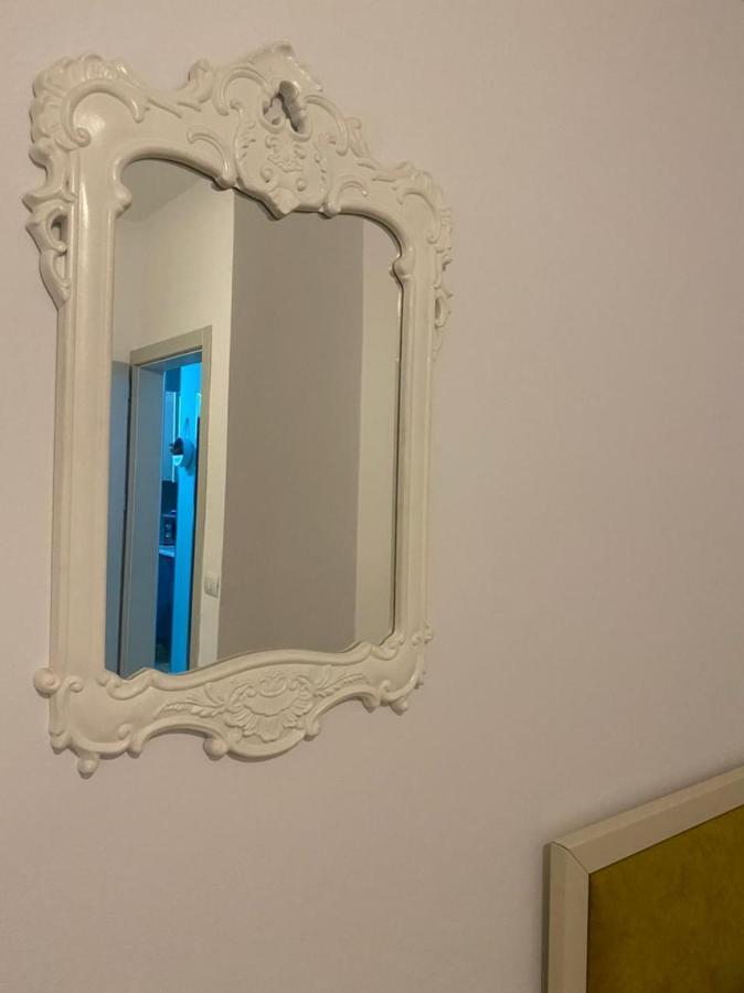 Beach Front Apartment Vlore Ngoại thất bức ảnh