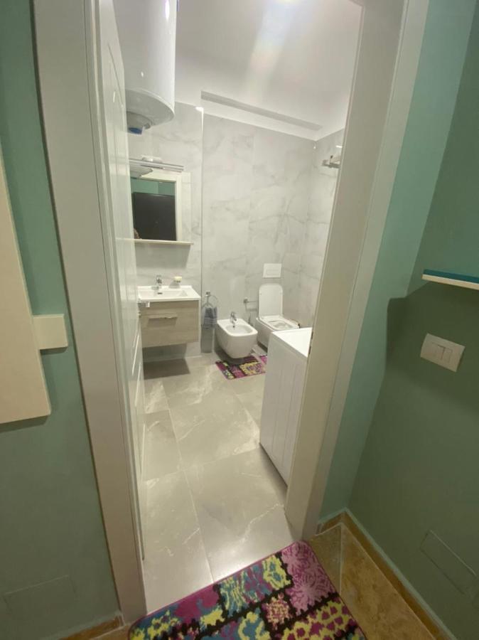 Beach Front Apartment Vlore Ngoại thất bức ảnh