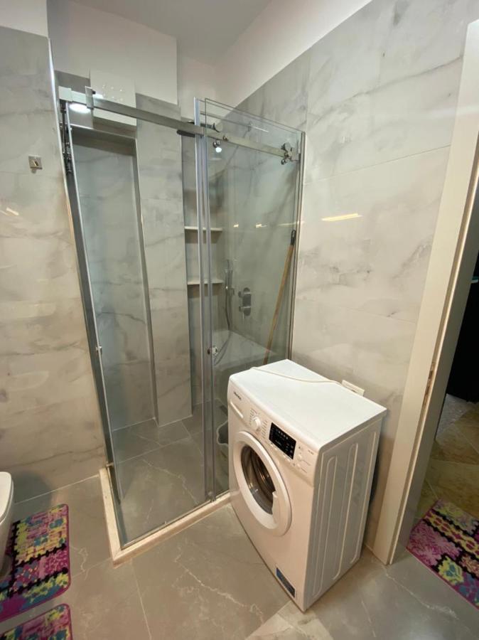 Beach Front Apartment Vlore Ngoại thất bức ảnh