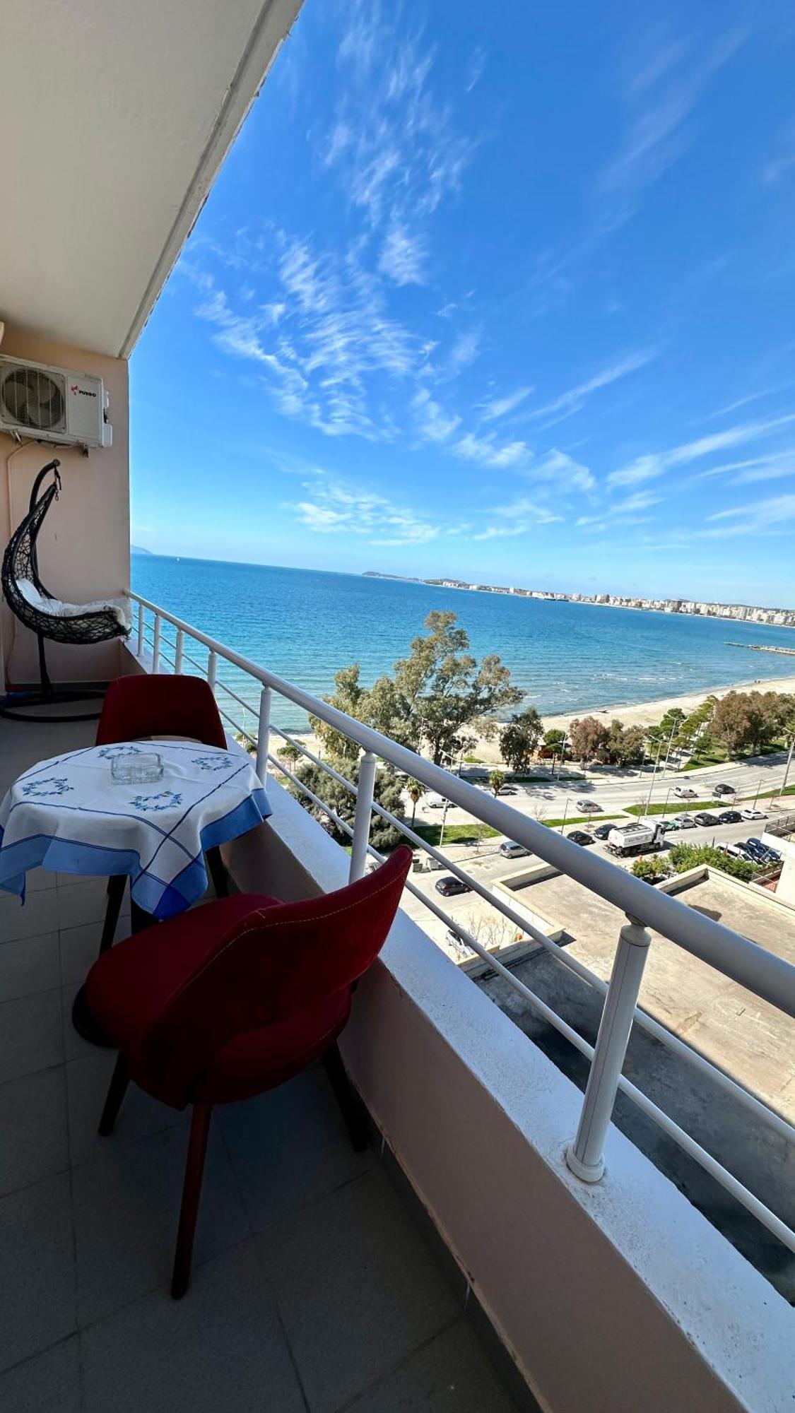 Beach Front Apartment Vlore Ngoại thất bức ảnh