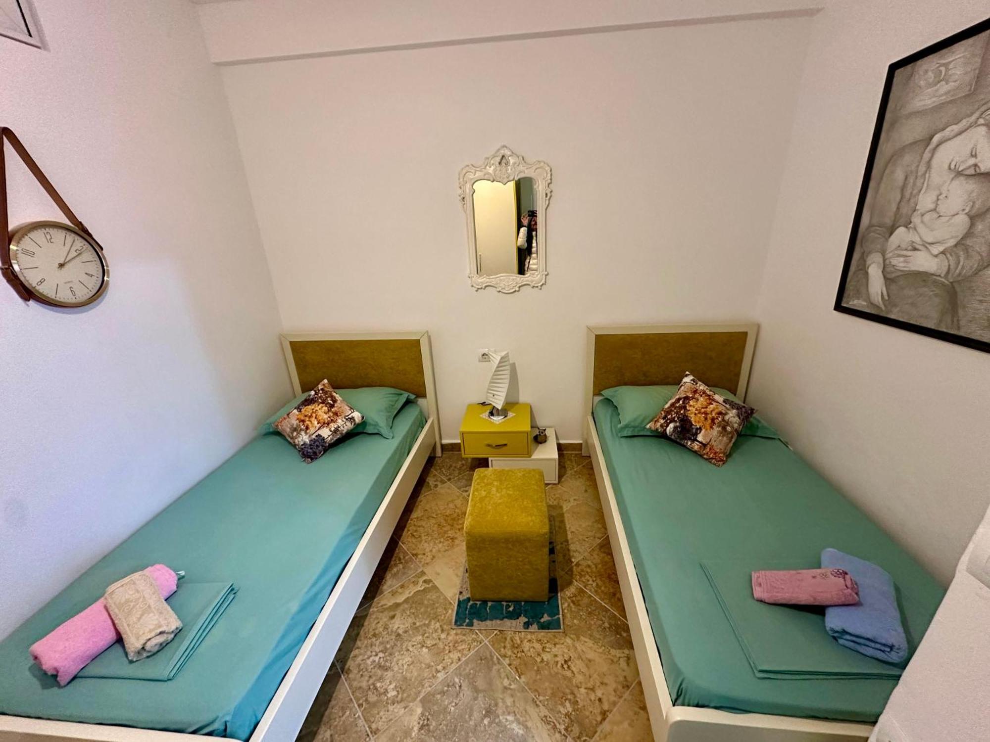 Beach Front Apartment Vlore Ngoại thất bức ảnh