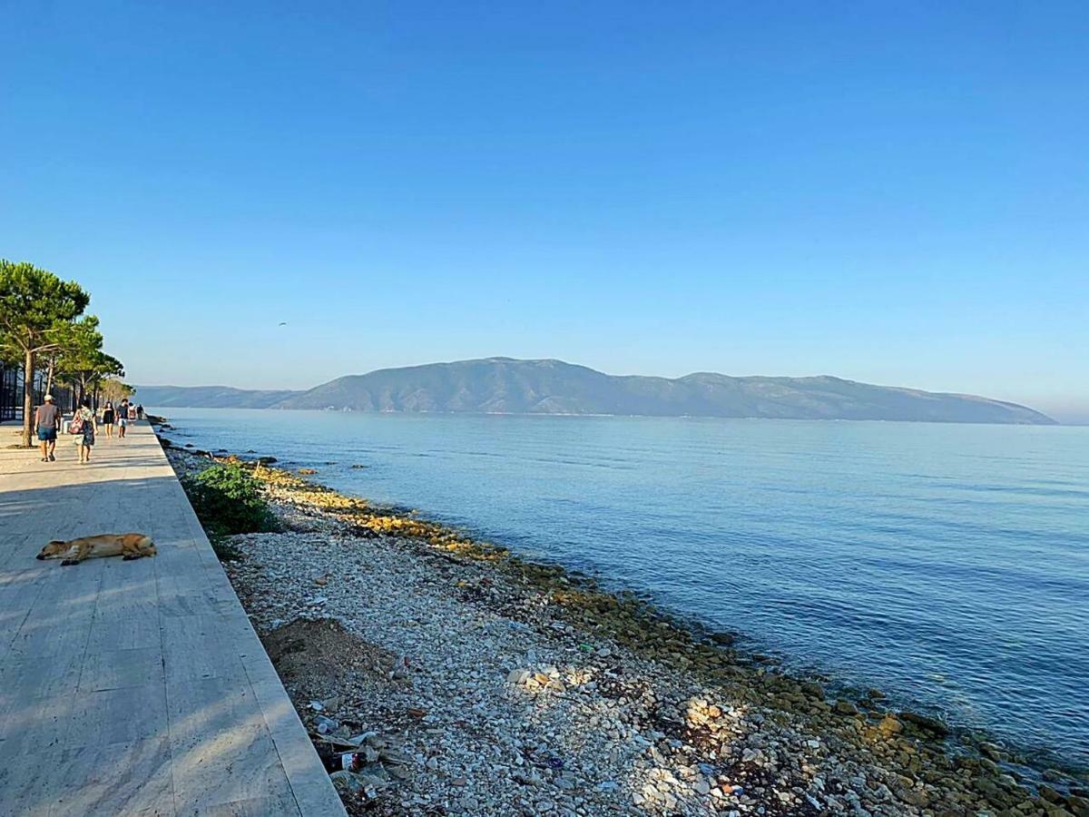 Beach Front Apartment Vlore Ngoại thất bức ảnh